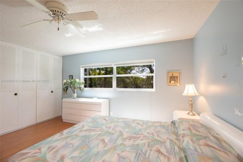 Condo in Lauderdale Lakes, Florida, 2 bedrooms  № 1892558 - photo 18