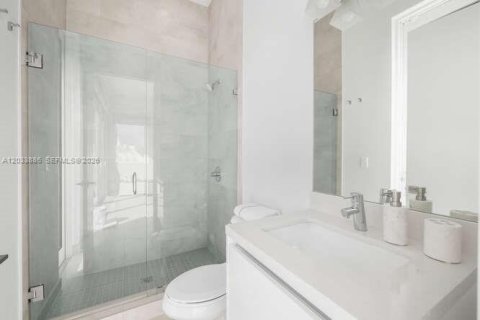Casa en alquiler en Doral, Florida, 5 dormitorios, 429.95 m2 № 2085468 - foto 25