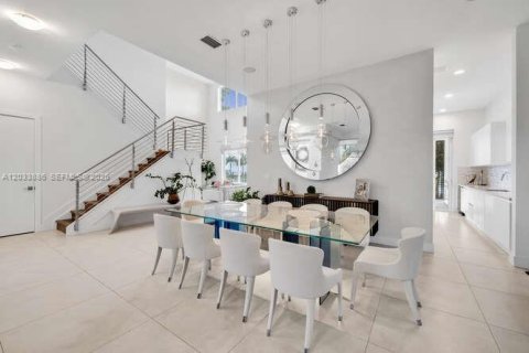 Casa en alquiler en Doral, Florida, 5 dormitorios, 429.95 m2 № 2085468 - foto 6