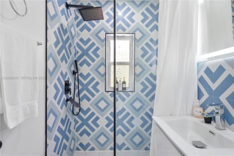 Appartement à louer à Miami, Floride: 2 chambres, 260.68 m2 № 2085644 - photo 14