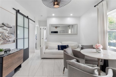 Appartement à louer à Miami, Floride: 2 chambres, 260.68 m2 № 2085644 - photo 18