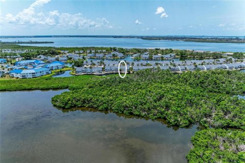 Casa en venta en Bradenton, Florida, 2 dormitorios, 127.09 m2 № 2208111 - foto 3