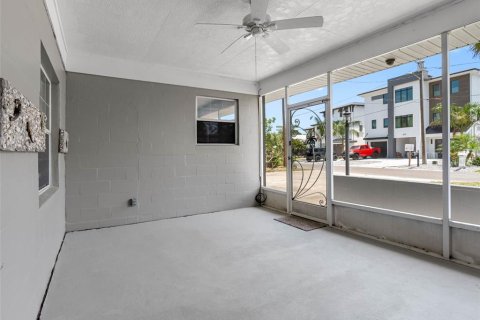 Villa ou maison à vendre à Indian Rocks Beach, Floride: 3 chambres, 115.38 m2 № 1725333 - photo 6