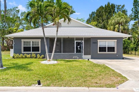 Villa ou maison à vendre à Indian Rocks Beach, Floride: 3 chambres, 115.38 m2 № 1725333 - photo 1