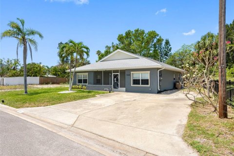 Villa ou maison à vendre à Indian Rocks Beach, Floride: 3 chambres, 115.38 m2 № 1725333 - photo 2