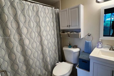 Copropriété à louer à Pembroke Pines, Floride: 2 chambres, 74.51 m2 № 2432540 - photo 11