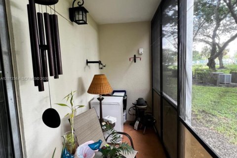Copropriété à louer à Pembroke Pines, Floride: 2 chambres, 74.51 m2 № 2432540 - photo 15
