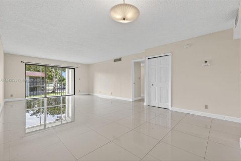 Copropriété à vendre à Weston, Floride: 2 chambres, 114.73 m2 № 1852024 - photo 12
