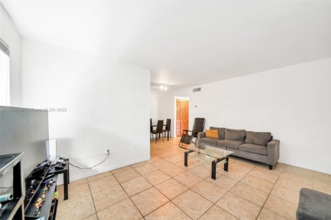 Condo in Miami Beach, Florida, 1 bedroom  № 1864170 - photo 5