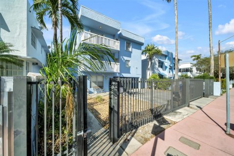 Condo in Miami Beach, Florida, 1 bedroom  № 1864170 - photo 13