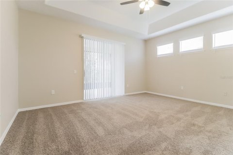 House in Kissimmee, Florida 3 bedrooms, 242.38 sq.m. № 2198769 - photo 13