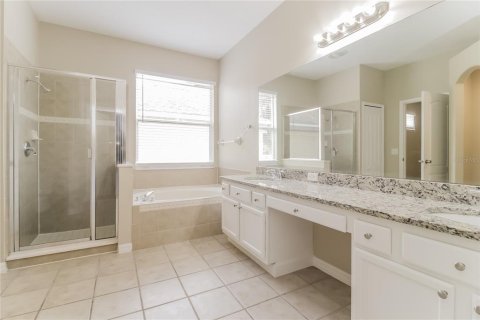 House in Kissimmee, Florida 3 bedrooms, 242.38 sq.m. № 2198769 - photo 12