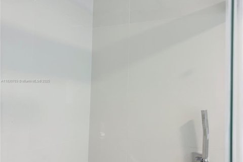 Condominio en venta en Deerfield Beach, Florida, 1 dormitorio, 66.8 m2 № 1807836 - foto 7