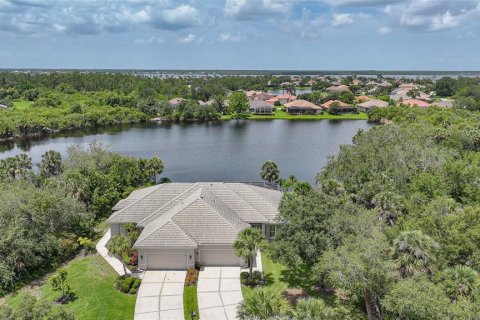 House in Port Charlotte, Florida 2 bedrooms, 144.46 sq.m. № 1787319 - photo 2