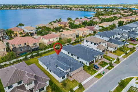 Villa ou maison à vendre à Miramar, Floride: 4 chambres № 2058329 - photo 2