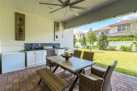 Villa ou maison à vendre à Miramar, Floride: 4 chambres № 2058329 - photo 7