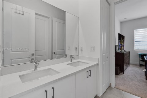 Villa ou maison à vendre à Miramar, Floride: 4 chambres № 2058329 - photo 18