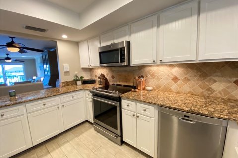 Condo in Bradenton, Florida, 2 bedrooms  № 2106408 - photo 14