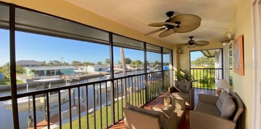 Condo in Bradenton, Florida, 2 bedrooms  № 2106408