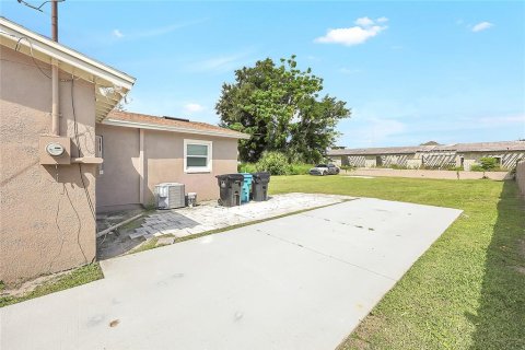 House in Orlando, Florida 4 bedrooms, 123.28 sq.m. № 2394077 - photo 29