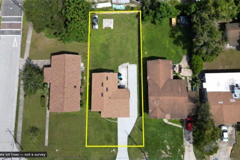 House in Orlando, Florida 4 bedrooms, 123.28 sq.m. № 2394077 - photo 4