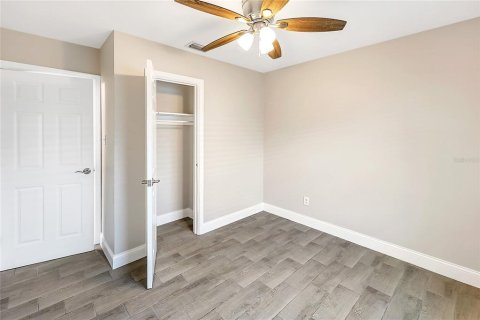 House in Orlando, Florida 4 bedrooms, 123.28 sq.m. № 2394077 - photo 27