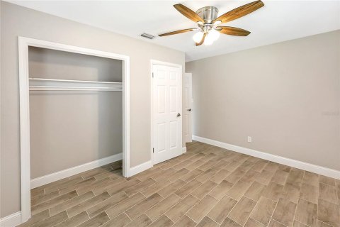 House in Orlando, Florida 4 bedrooms, 123.28 sq.m. № 2394077 - photo 24
