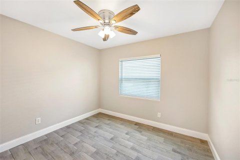 House in Orlando, Florida 4 bedrooms, 123.28 sq.m. № 2394077 - photo 26