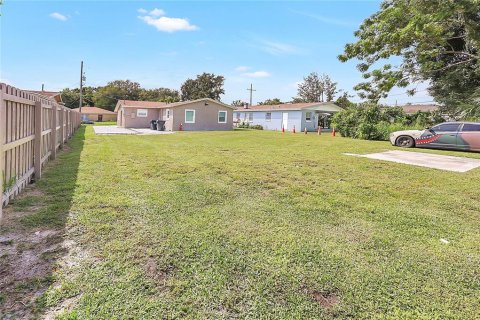 House in Orlando, Florida 4 bedrooms, 123.28 sq.m. № 2394077 - photo 30