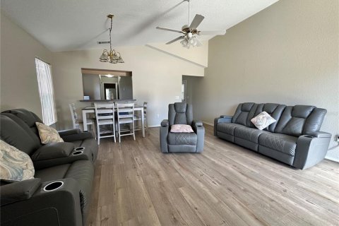 Villa ou maison à vendre à Polk City, Floride: 1 chambre, 86.96 m2 № 2413567 - photo 5