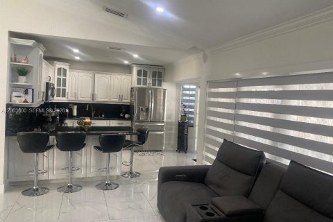 Купить виллу или дом в Майами, Флорида 3 спальни, 164.44м2, № 2068646 - фото 4