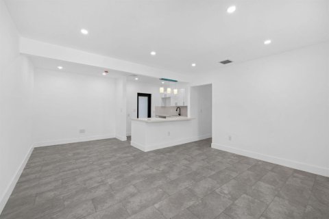 Villa ou maison à vendre à Miami, Floride: 5 chambres, 134.62 m2 № 2193651 - photo 28