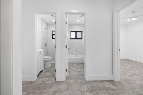 Villa ou maison à vendre à Miami, Floride: 5 chambres, 134.62 m2 № 2193651 - photo 24