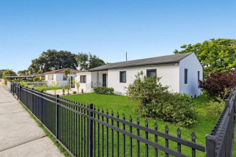 Villa ou maison à vendre à Miami, Floride: 5 chambres, 134.62 m2 № 2193651 - photo 8