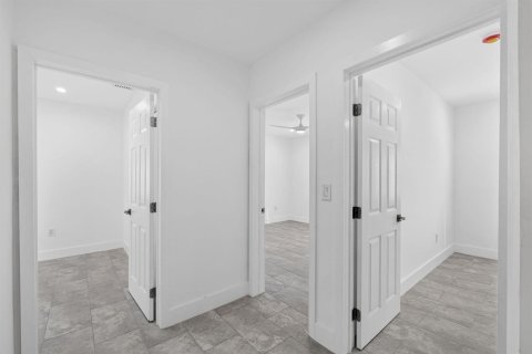 Villa ou maison à vendre à Miami, Floride: 5 chambres, 134.62 m2 № 2193651 - photo 25