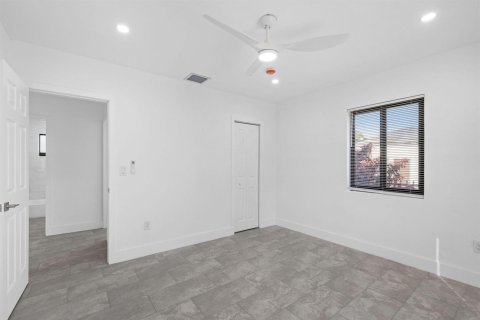 Villa ou maison à vendre à Miami, Floride: 5 chambres, 134.62 m2 № 2193651 - photo 21