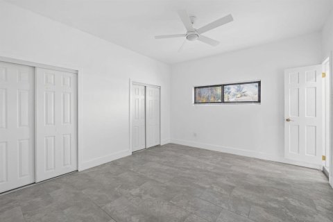 Villa ou maison à vendre à Miami, Floride: 5 chambres, 134.62 m2 № 2193651 - photo 15