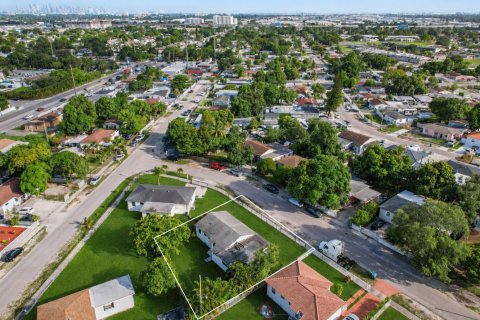 Villa ou maison à vendre à Miami, Floride: 5 chambres, 134.62 m2 № 2193651 - photo 6