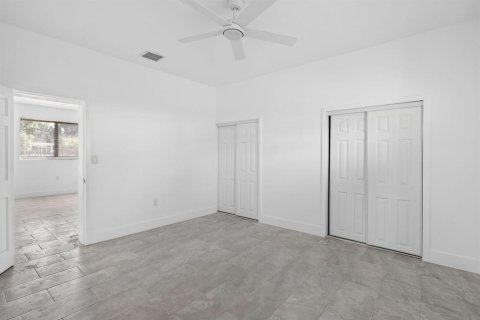 Villa ou maison à vendre à Miami, Floride: 5 chambres, 134.62 m2 № 2193651 - photo 17