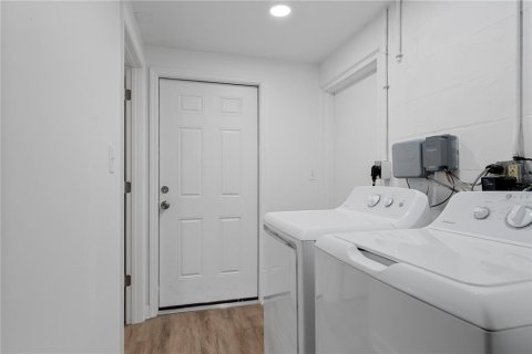 House in Largo, Florida 3 bedrooms, 96.43 sq.m. № 1677967 - photo 30