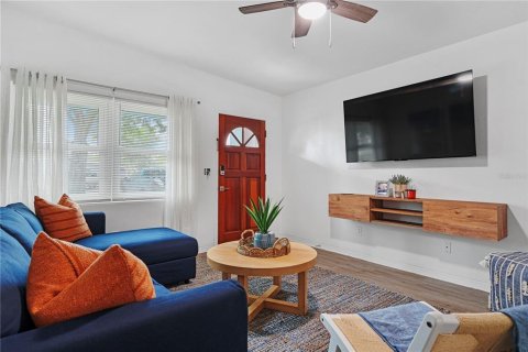 House in Largo, Florida 3 bedrooms, 96.43 sq.m. № 1677967 - photo 4