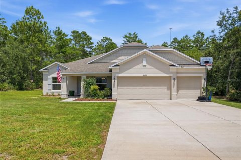 House in Weeki Wachee, Florida 4 bedrooms, 226.5 sq.m. № 2107375 - photo 2