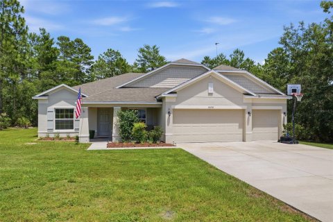 House in Weeki Wachee, Florida 4 bedrooms, 226.5 sq.m. № 2107375 - photo 3