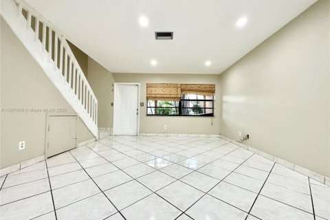 Adosado en alquiler en Pembroke Pines, Florida, 2 dormitorios, 117.06 m2 № 1964279 - foto 25