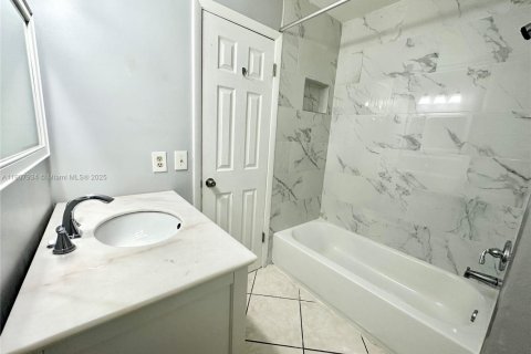 Adosado en alquiler en Pembroke Pines, Florida, 2 dormitorios, 117.06 m2 № 1964279 - foto 20