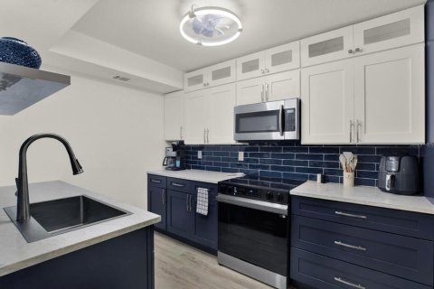 Condominio en alquiler en Saint Pete Beach, Florida, 3 dormitorios, 95.69 m2 № 2103801 - foto 6