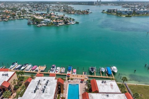 Condominio en alquiler en Saint Pete Beach, Florida, 3 dormitorios, 95.69 m2 № 2103801 - foto 25
