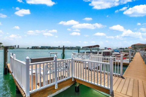 Condominio en alquiler en Saint Pete Beach, Florida, 3 dormitorios, 95.69 m2 № 2103801 - foto 24