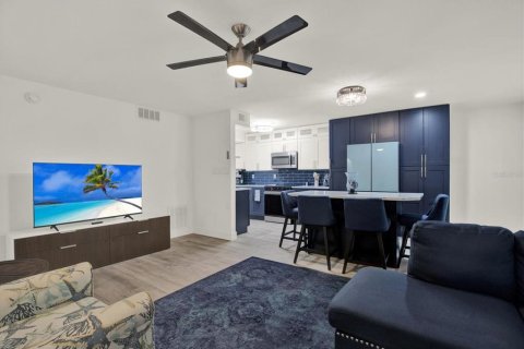 Condominio en alquiler en Saint Pete Beach, Florida, 3 dormitorios, 95.69 m2 № 2103801 - foto 4