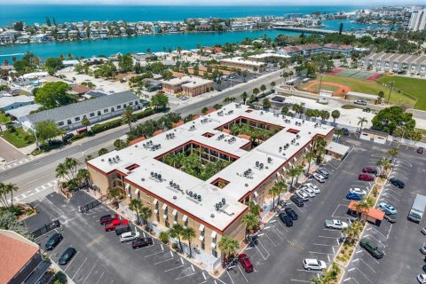 Condominio en alquiler en Saint Pete Beach, Florida, 3 dormitorios, 95.69 m2 № 2103801 - foto 26